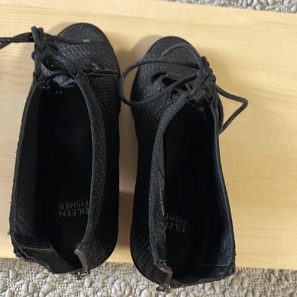 Eileen Fisher Slew Lace Up Booties Peep Toe 9 shoe - Picture 8 of 9